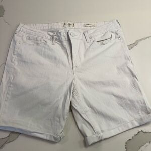 Jessica Simpson Bermuda denim jeans white shorts size 31